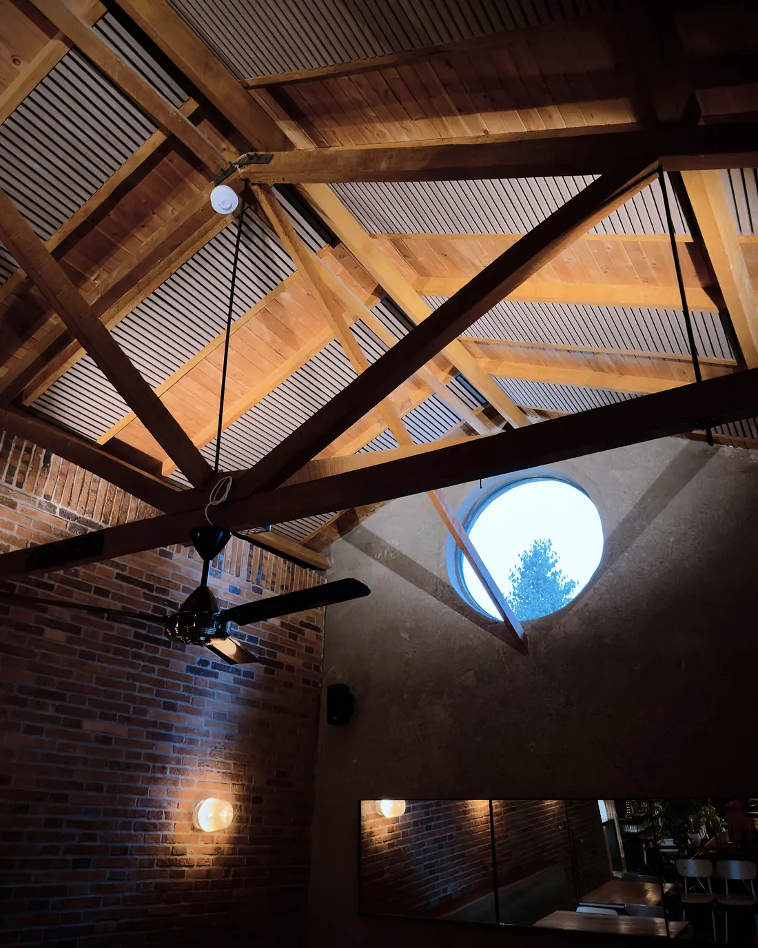 Restaurante con tratamiento acústico